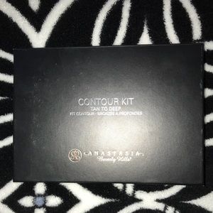 BRAND NEW Anastasia Contour Kit!